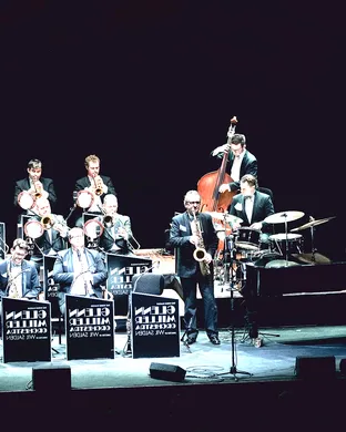 In The Christmas Mood with Glenn Miller Orchestra